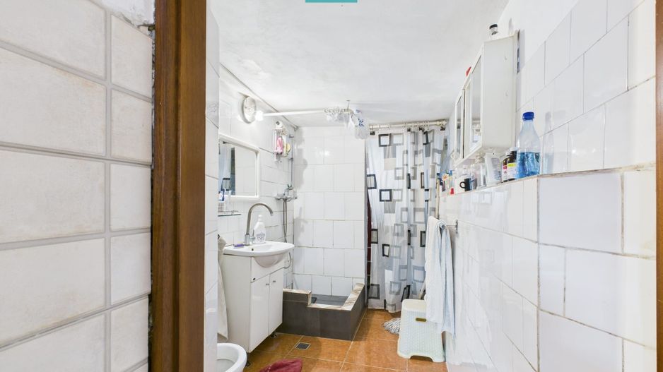 Casă frumoasă la Iratoș la preț bun - Poză 21