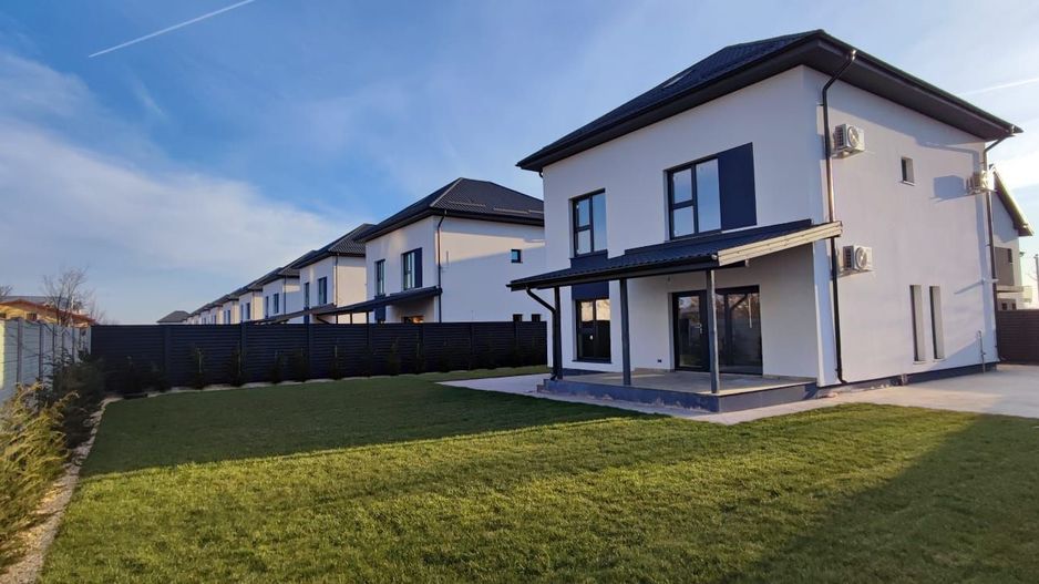 Vilă Individuală cu 700 mp Teren și Mansardă Amenajată - Poză 1