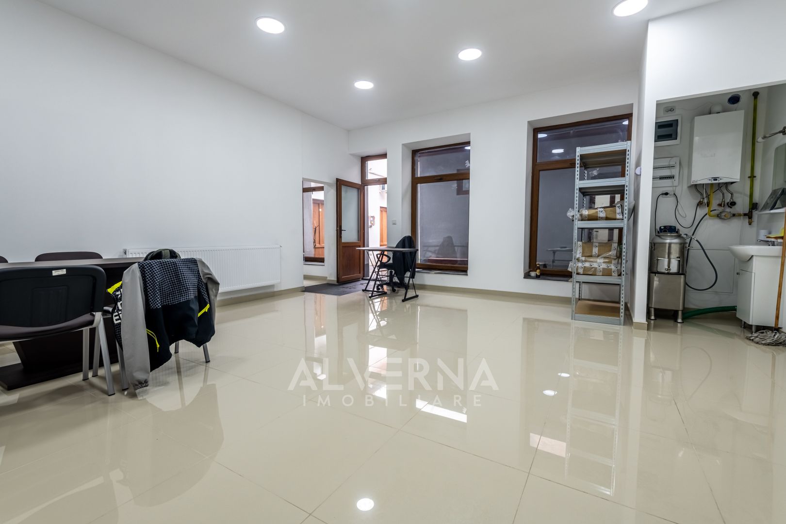 Spatiu recent renovat | 87mp | curent trifazic | zona ultra centrala - Poză 8