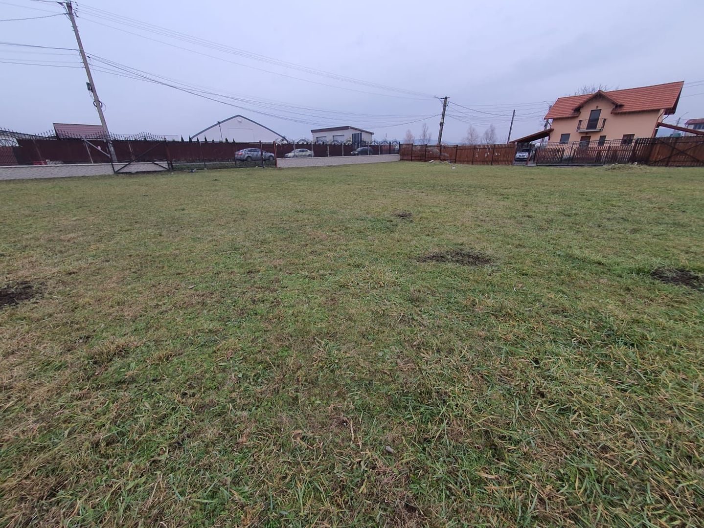 Teren 6.130 mp. deschidere la 2 drumuri 110 euro mp - Poză 13