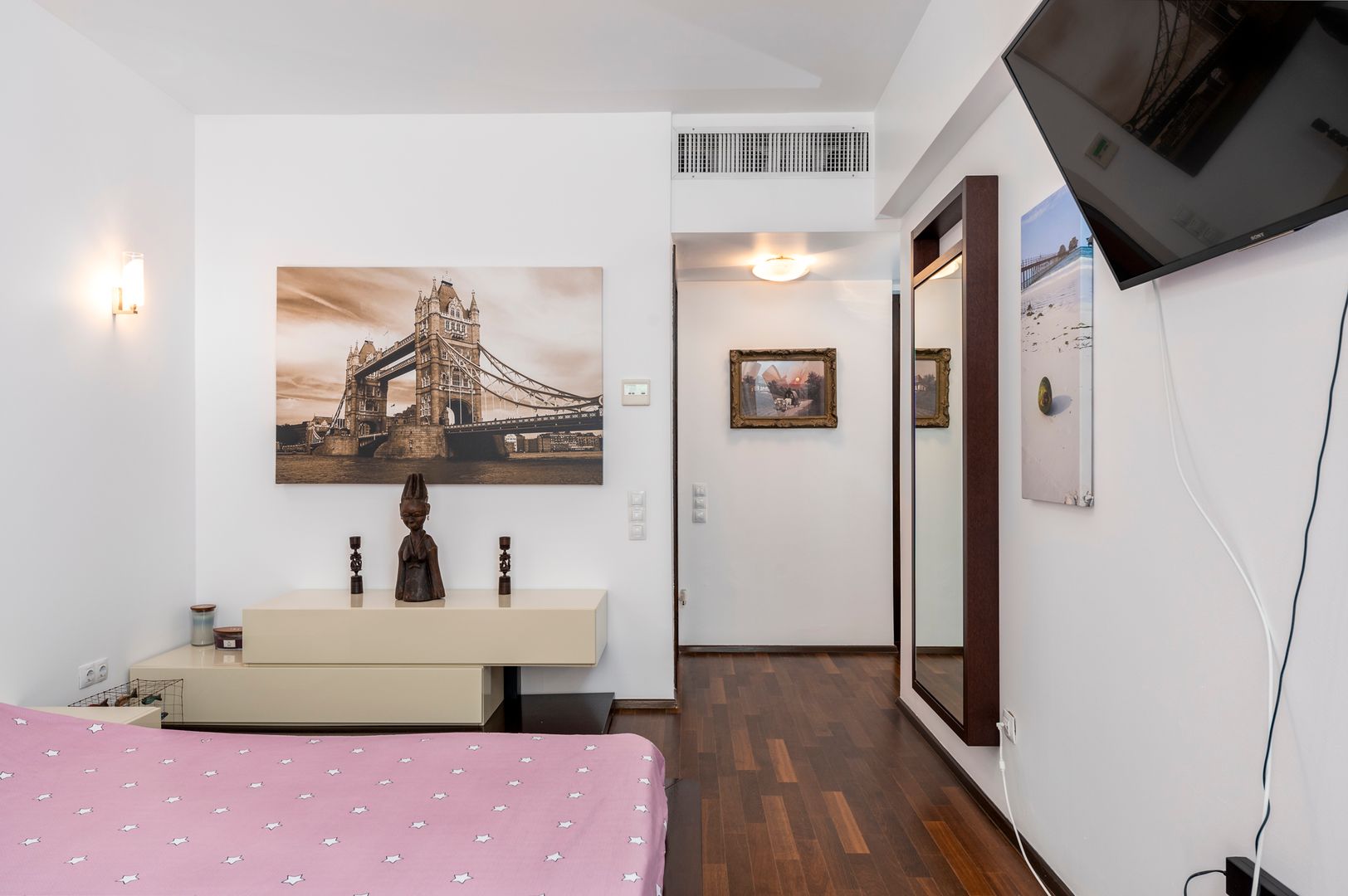 4 camere| semineu| piscina interioara | sauna | sala de sport| parcare - Poză 16
