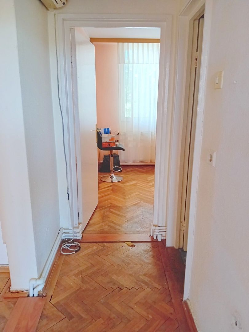 De vanzare -  apartament cu 3 camere decomandate, Tiglina 2, etaj 3/4 - Poză 6