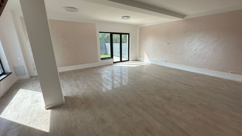 O oază de liniște și eleganță contemporană în inima Tunariului - Poză 2