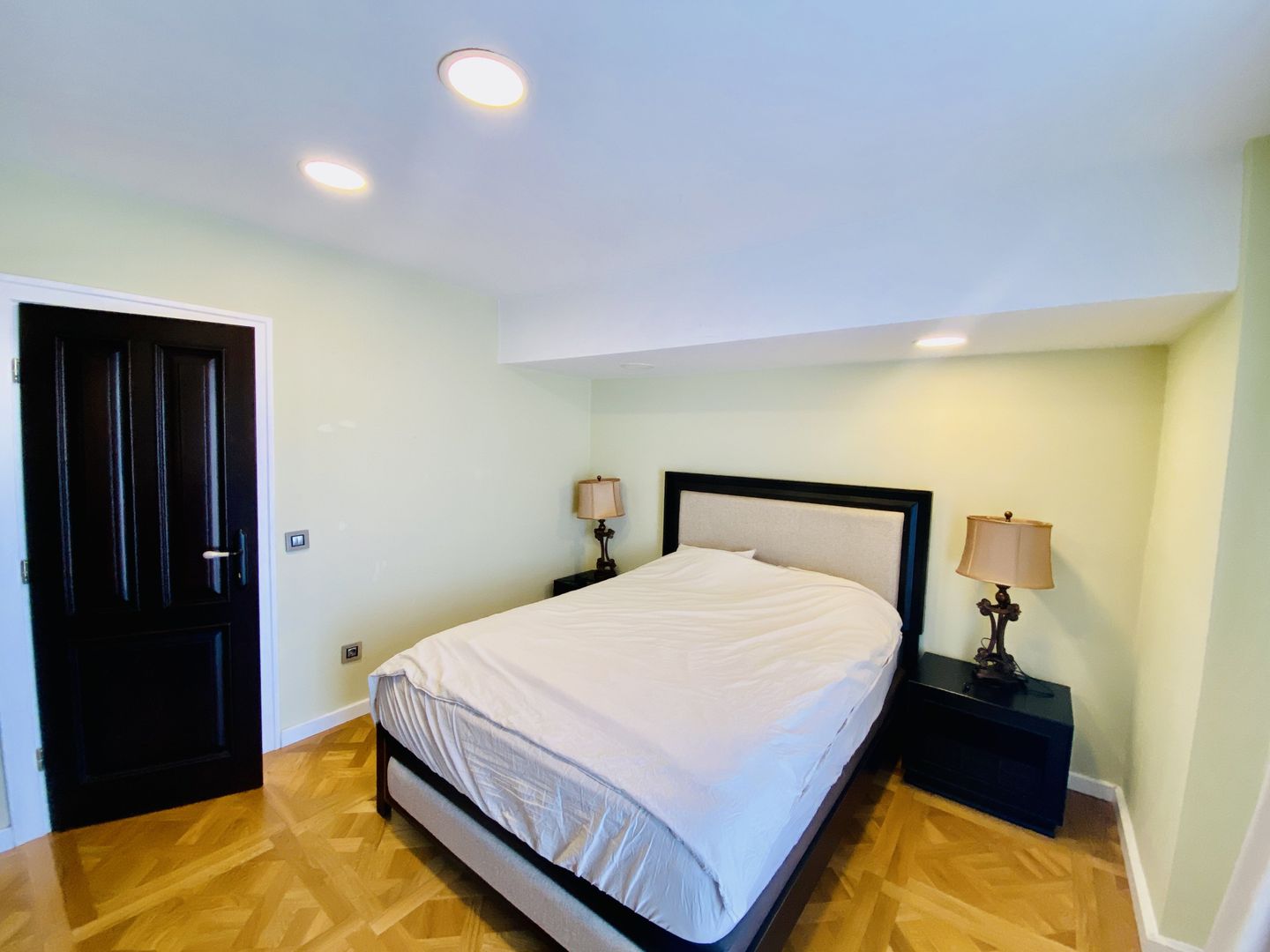 Penthouse confort lux,mobilat, utilat, garaj subteran, aer conditionat - Poză 5