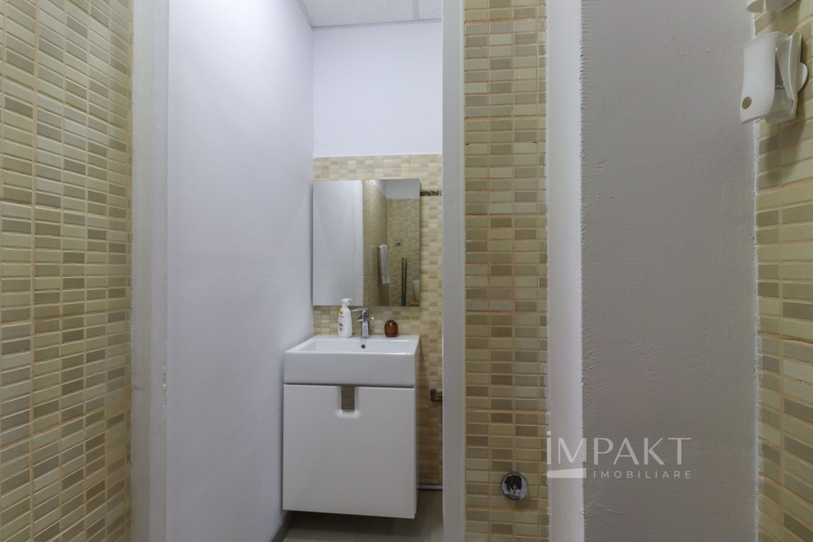 Apartament amenajat si utilizat ca si spatiu de birou aproape de Tribunal! - Poză 23