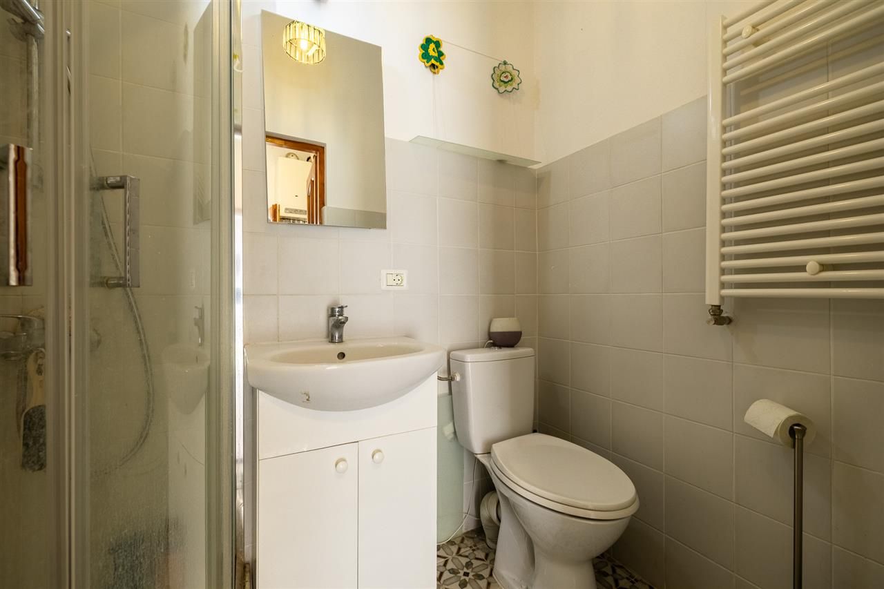 Imobil doua camere in casa+spatiu comercial+teren 270 mp  cu CF separat - Poză 13