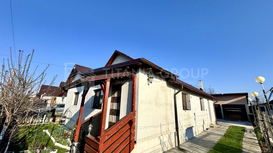 Se vinde “acasa”, 4 camere decomandate, panouri+baterii, teren 397mp,m - Poză 1