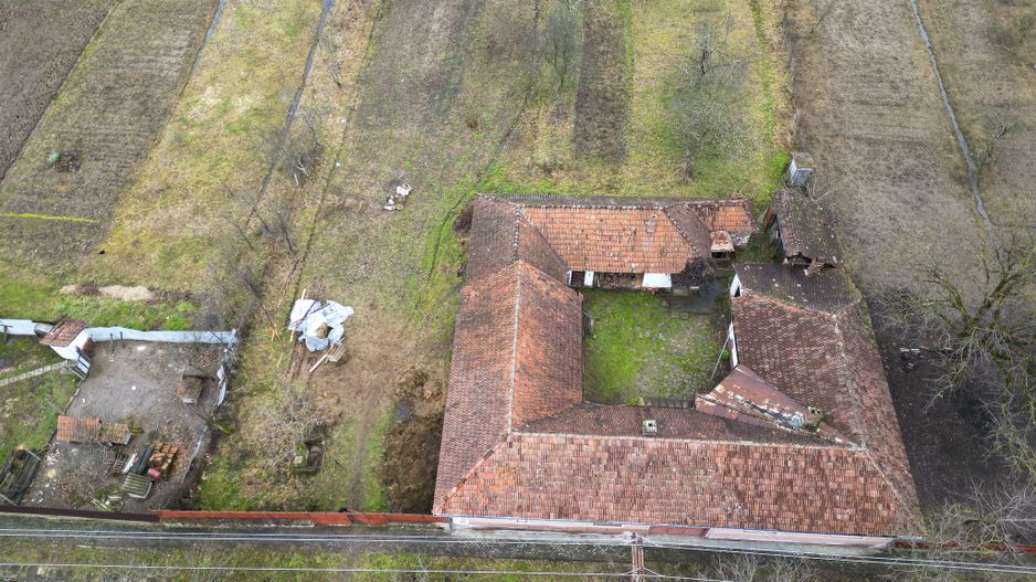 Casă impresionantă, cu anexe în Dezna-Moneasa! - Poză 27