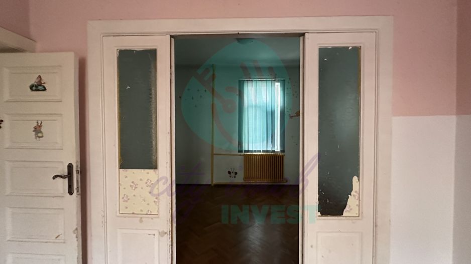 Casa in Vatra Luminoasa cu o curte generoasa - Poză 10