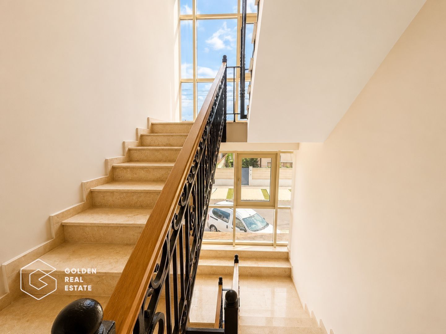 Apartament premium, zona Subcetate, 3 camere, 2 bai, loc parcare, sala, piscina - Poză 15