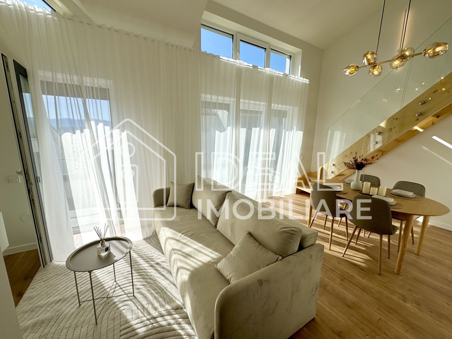 Penthouse cu 4 camere și terasa, in zona Vest - Poză 1