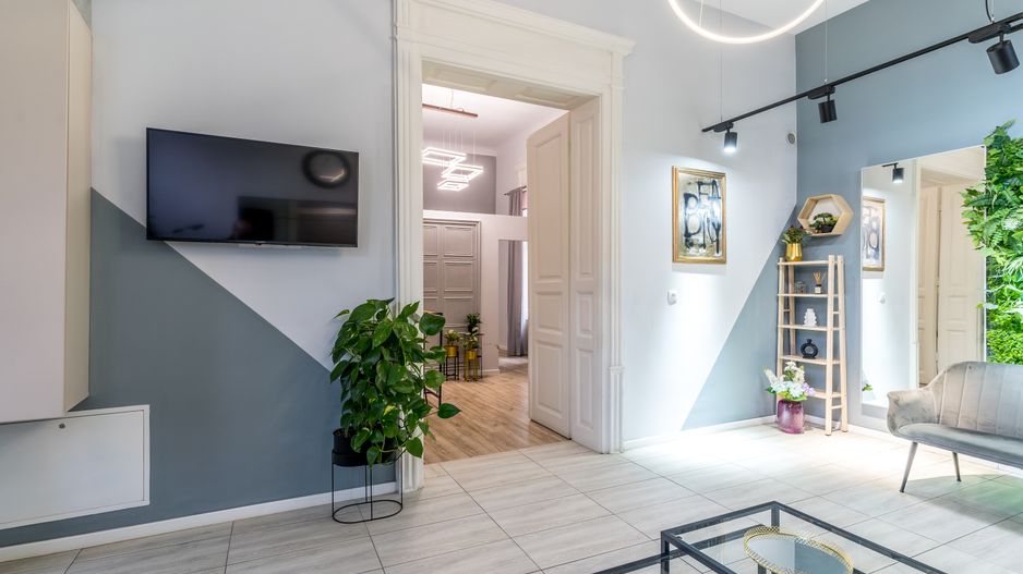 Ultracentral! Apartament renovat complet, in cladire istorica - Poză 9
