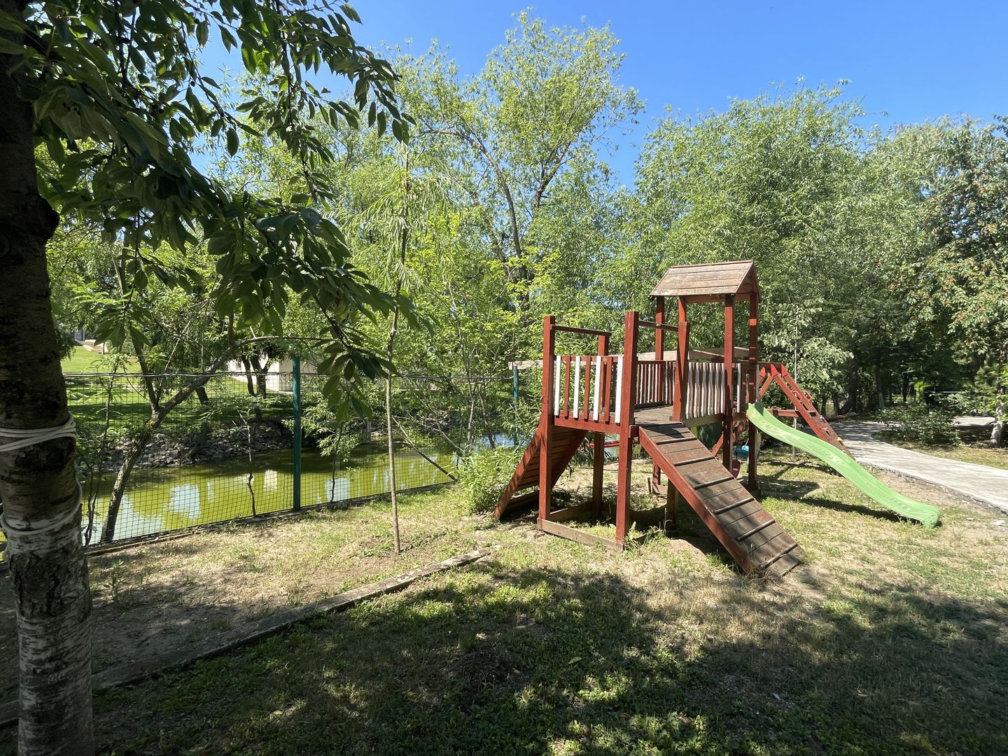 VILA CU 5 DORMITOARE IN COMPLEX REZIDENTIAL - Poză 28