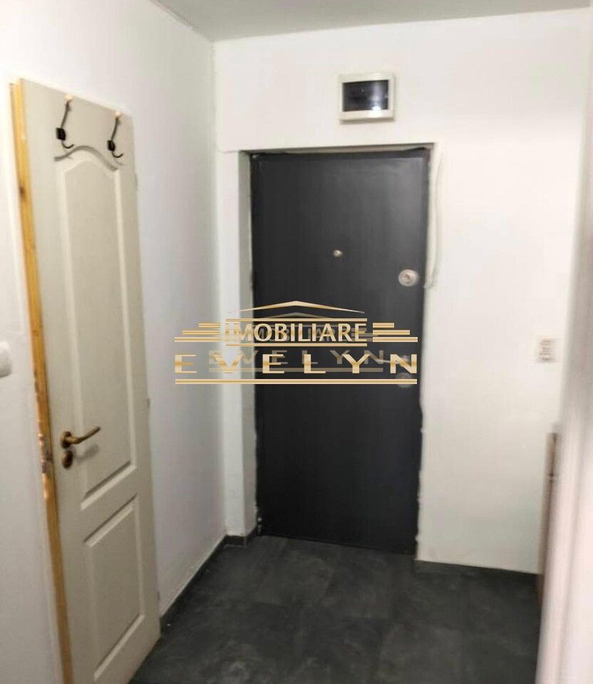 Camera de vanzare, zona Liceului Pedagogic - Poză 4