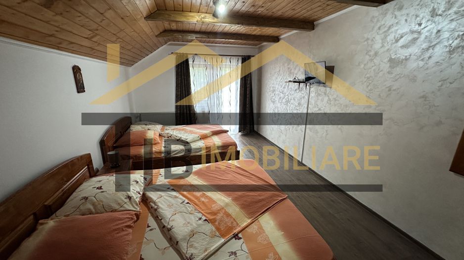 Vila cu 8 camere de vanzare, teren 1580mp, Zona Praid - Poză 14