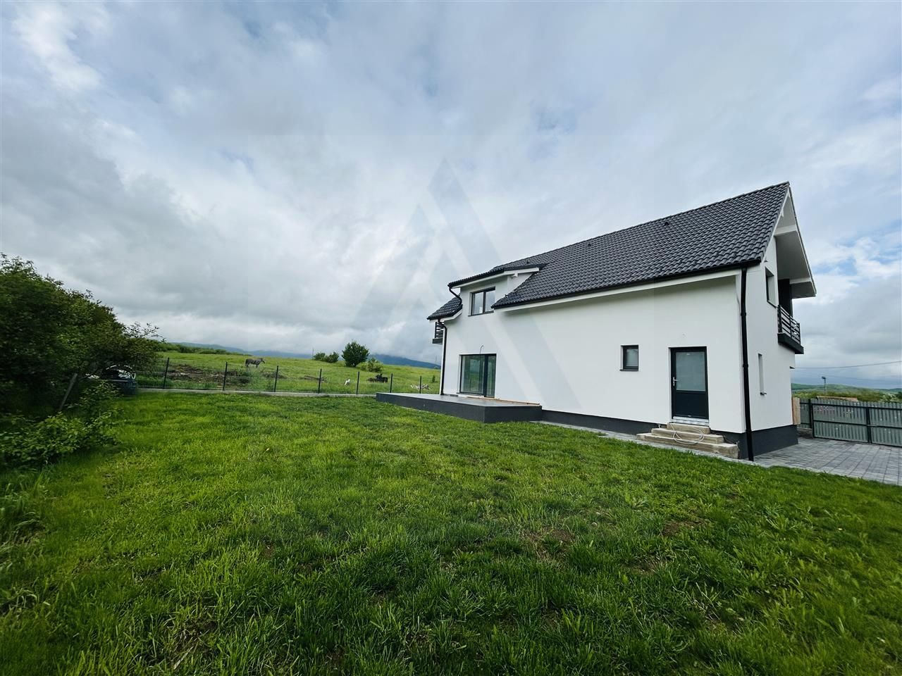 Casa intabulata premium finisata 5 camere curte 490 mp in Cristian - Poză 4