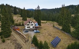 Vilă cu 10 camere P+2E+M 400 M² utili 2800 M² Teren Comandau - Poză 1