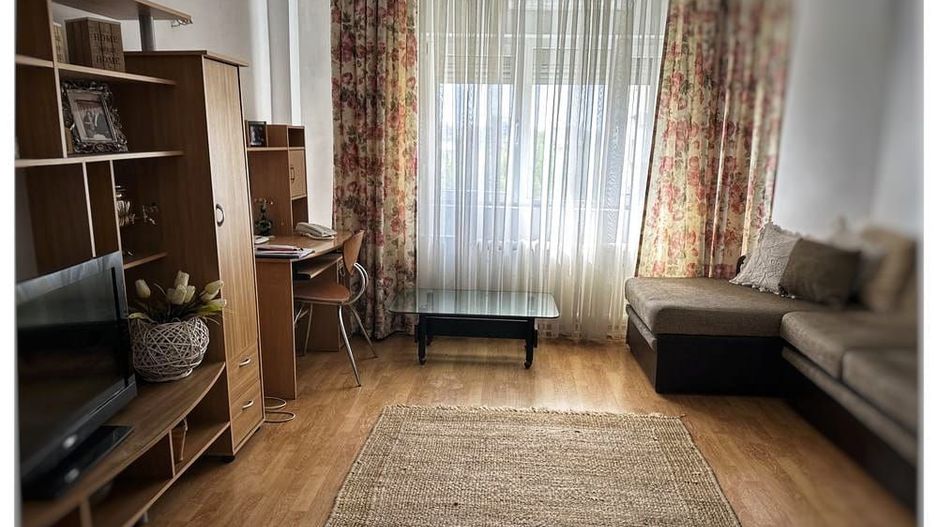 Închiriez apartament 3 camere, Mall Vitan, centrală proprie + parcare - Poză 1