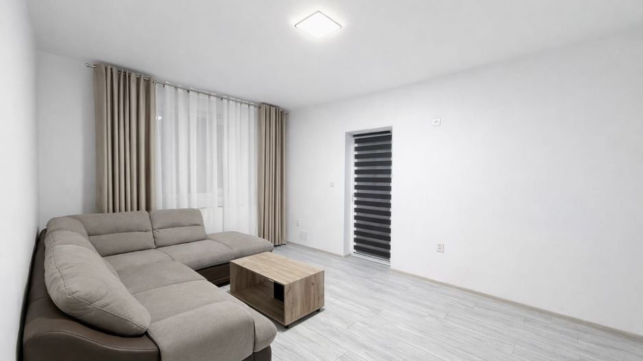 Apartament Modern cu 2 Camere în Giroc, locație Excelentă - Poză 1
