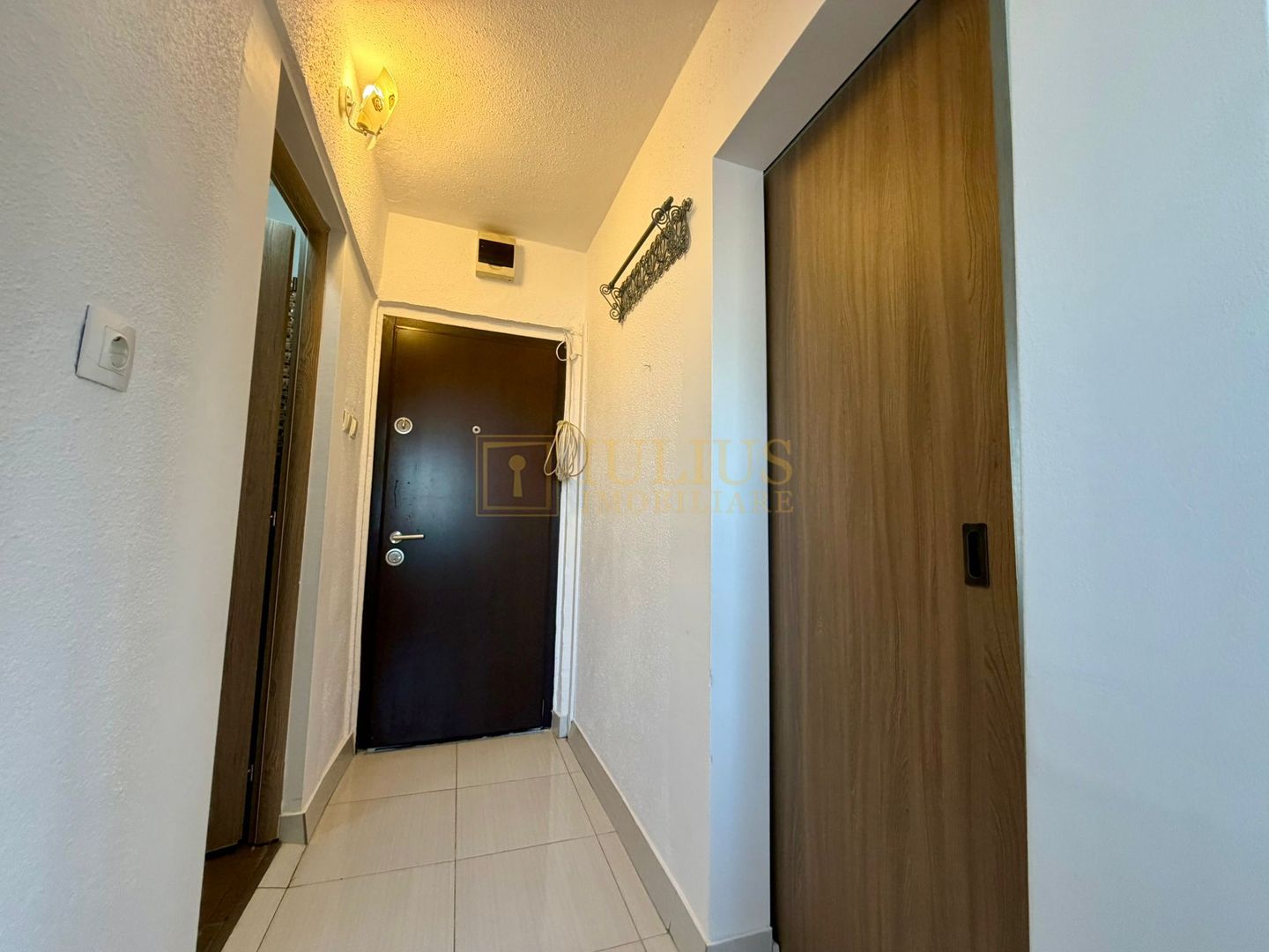 Garsoniera ideala pentru stundenti; situata in Complexul Studentesc, 30mp utili. - Poză 10