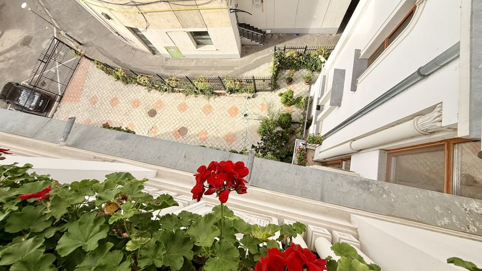 Piata Unirii Fantani Vila  500 mp utili curte 204 mp - Poză 17