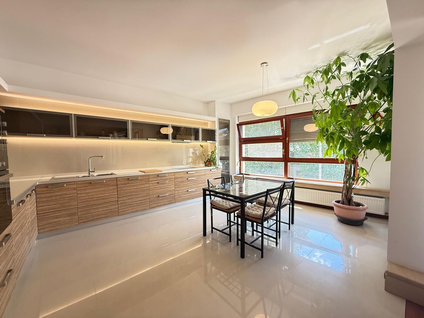 DE ÎNCHIRIAT ‖ APARTAMENT PREMIUM ‖ ULTRACENTRAL VICTORIEI ‖ PARCARE + BOXA - Poză 3