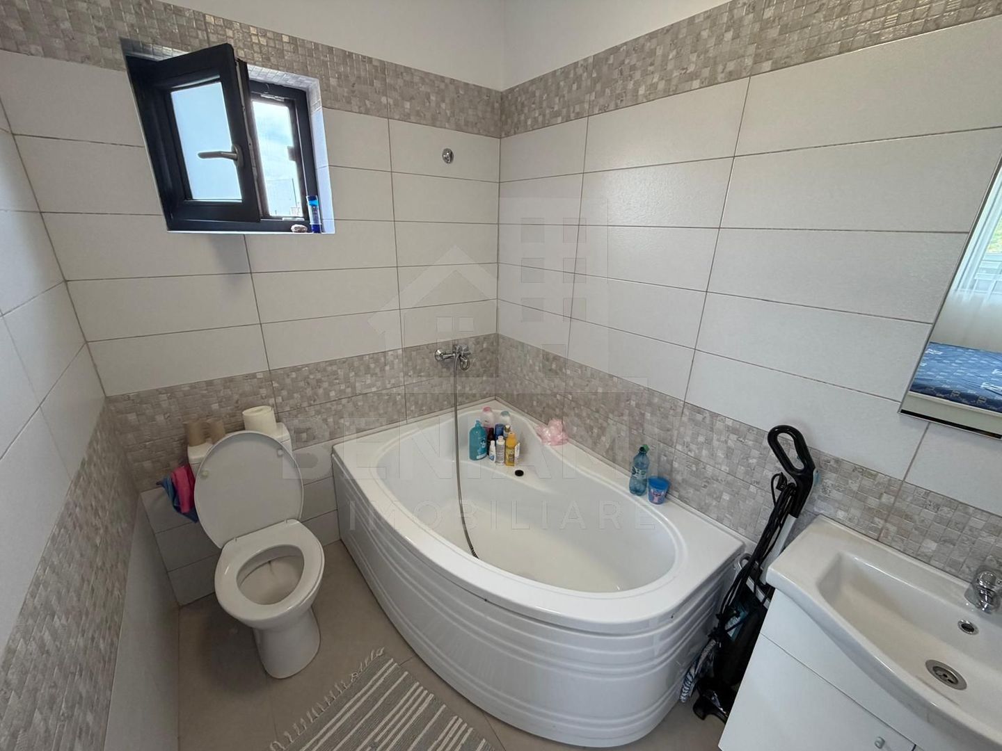 Casa-3 Dormitoare-2 Bai-Teren 400mp-Aeroport-Mobilata-Utilata-Moderna - Poză 8