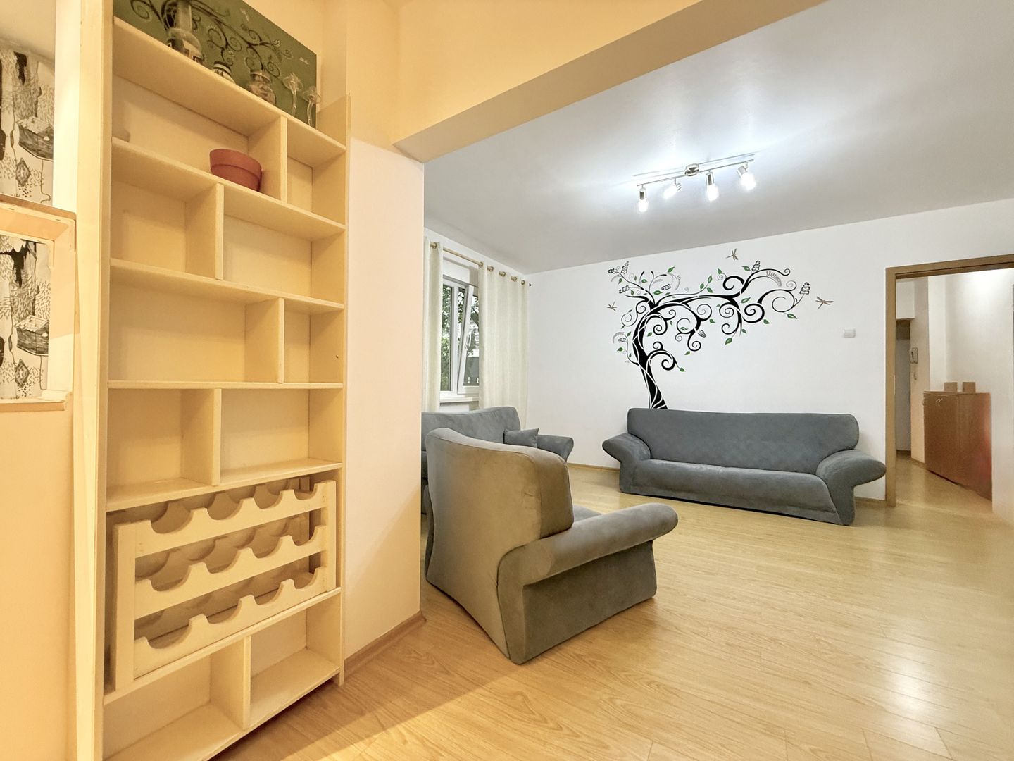 Apartament cu 3 camere în zona Gheorghe Lazăr - Poză 1