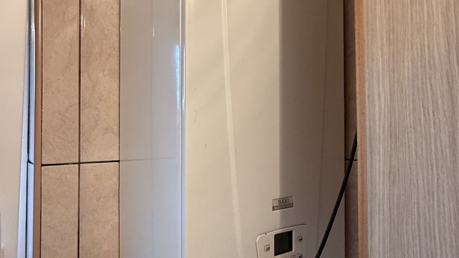 Garsonieră 24 mp - renovată, mobilată și utilată complet - Campina - Poză 10