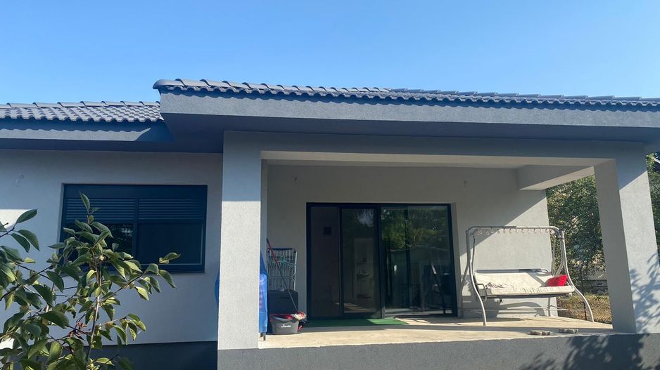 Casa individuala parter cu garaj - Dumbravita - Poză 4