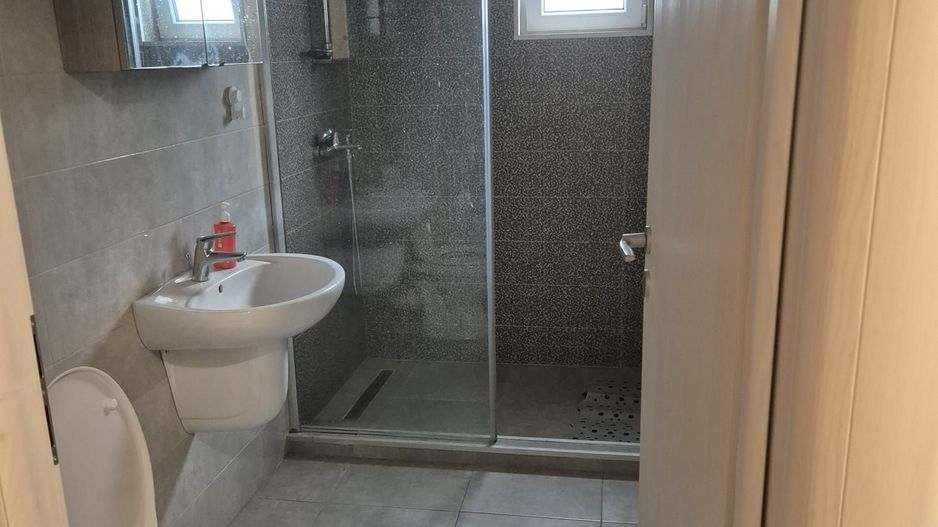 GARSONIERA - PARCARE INCLUSA, BUCATARIE INCHISA, CENTRALA PROPRIE - Poză 4