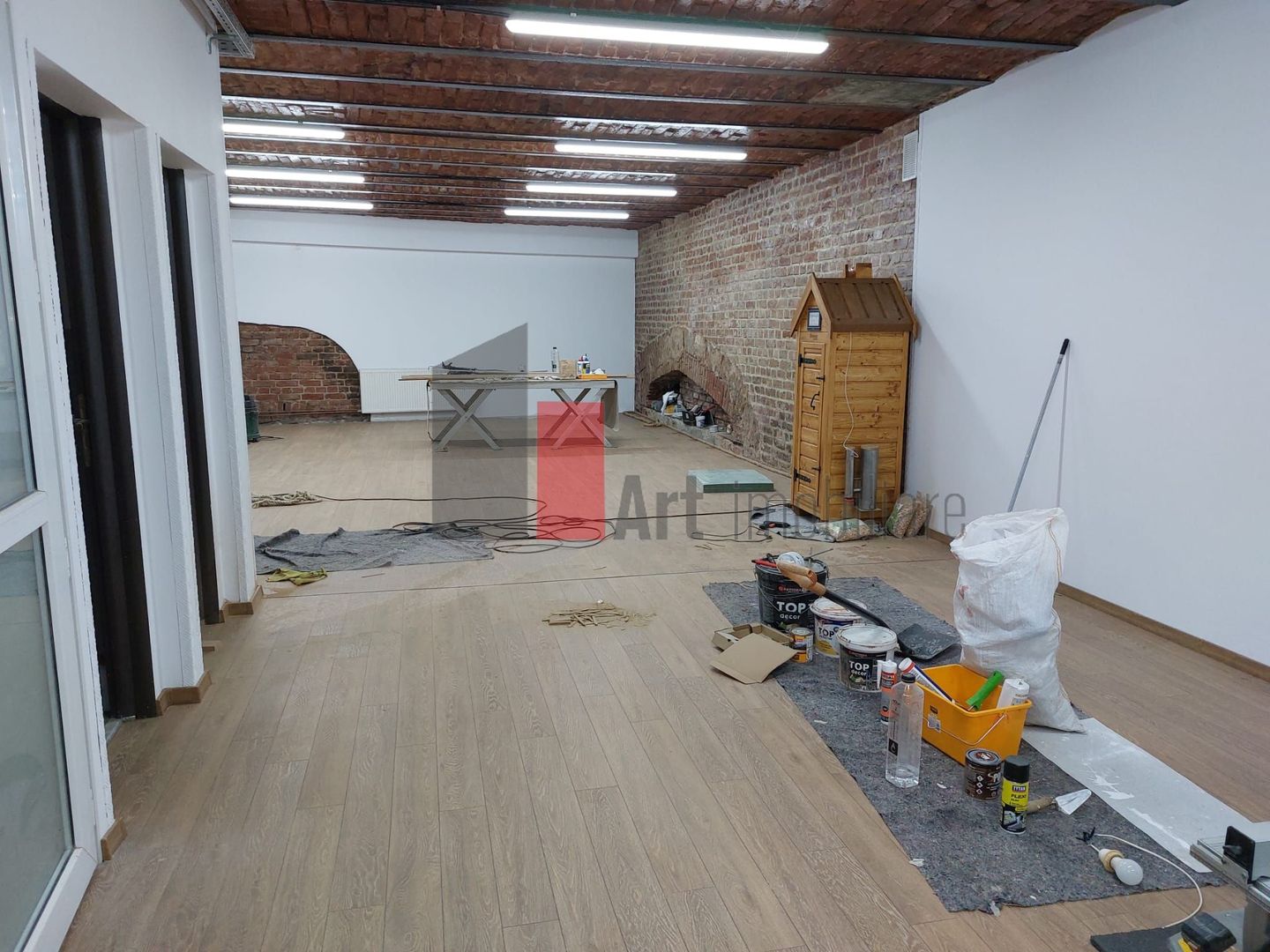 Spatiu depozitare/productie/showroom Universitate,intrare separata,100 mp. - Poză 1