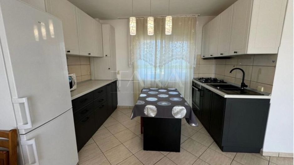 Apartament cu 3 camere pe două nivele. - Poză 4