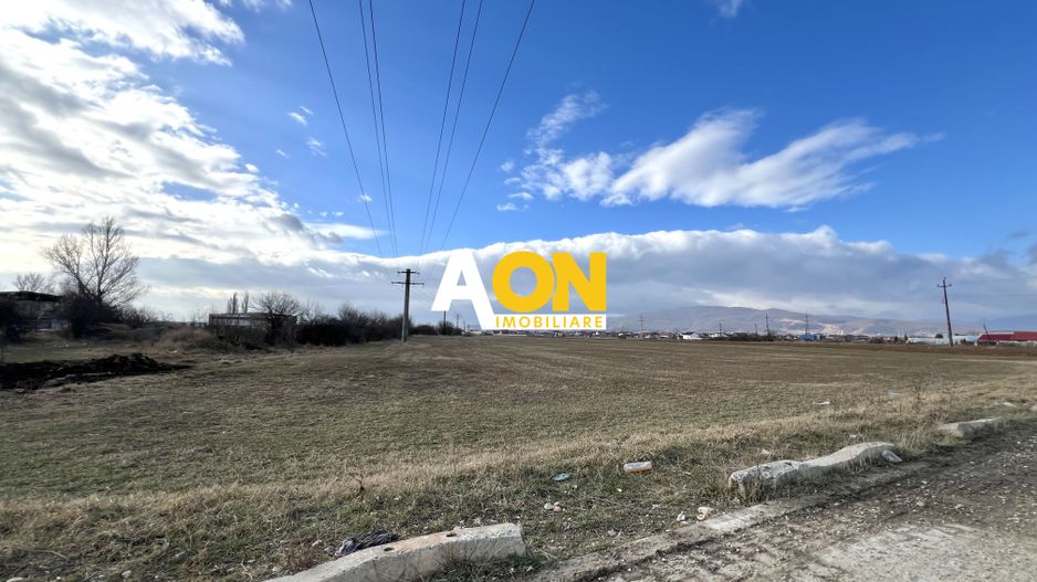 Teren intravilan pretabil hala, toate utilitatile - Poză 1