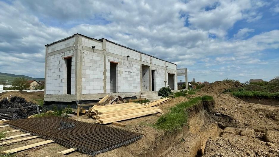 Casa la rosu de vanzare in Alba Iulia - Poză 4