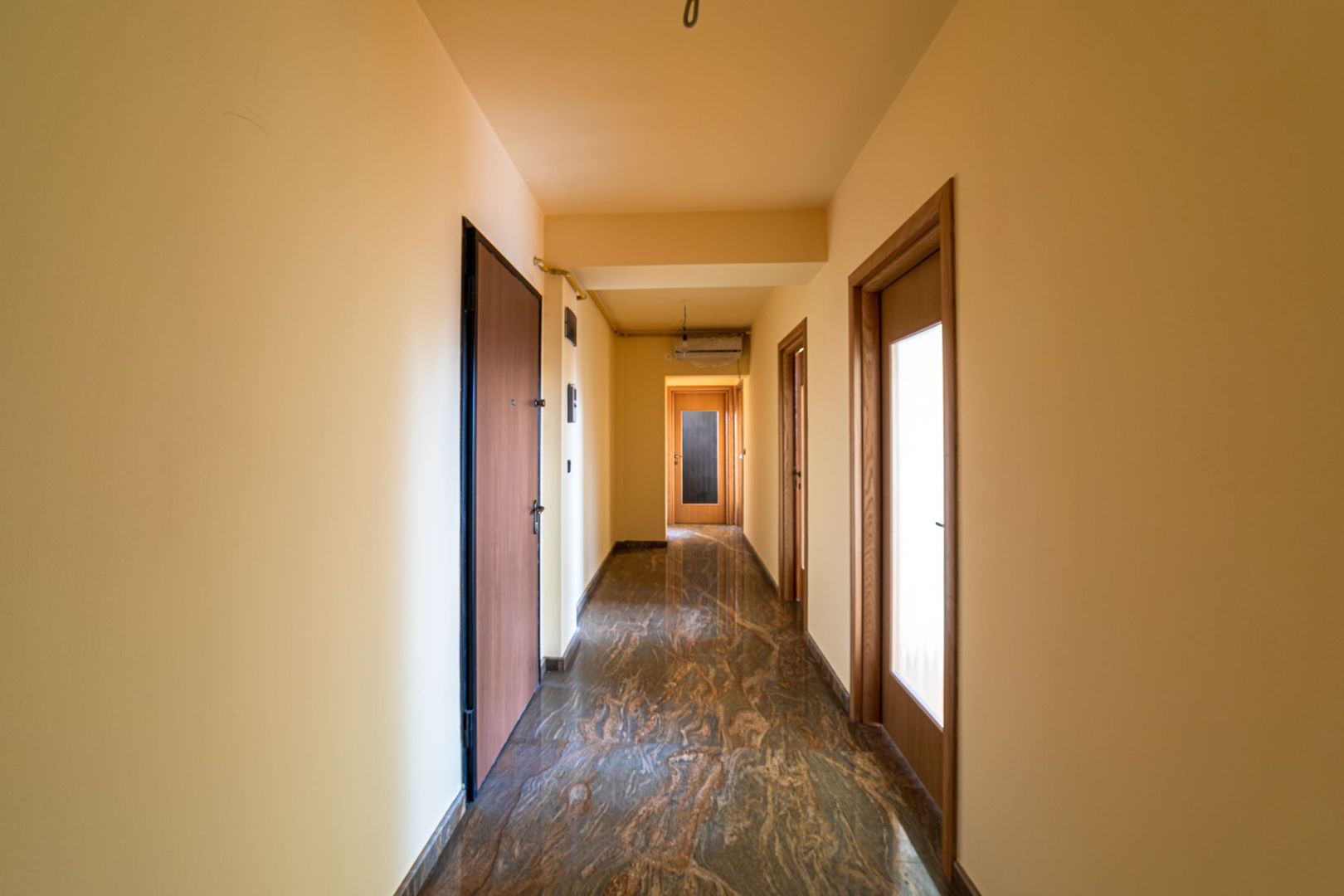 Apartament Nou 2 camere - Central - Poză 4