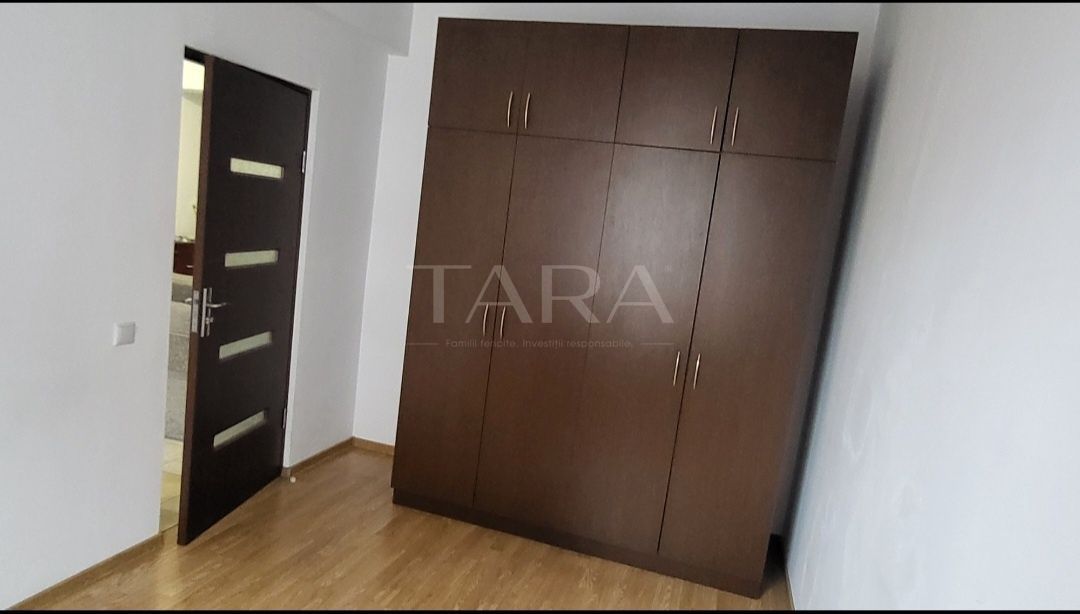 Apartament cu 2 camere decomandate, parcare și balcon. - Poză 6
