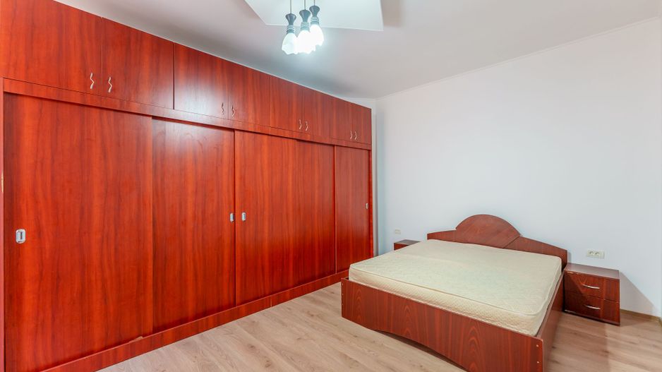 Apartament cu 3 camere la curte comună în Grădiște - Poză 23