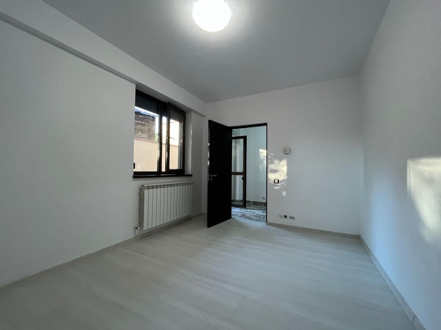 Comision 0 Apartament 3 cam Bucuresti Noi ,deosebit; suprafata mare - Poză 9