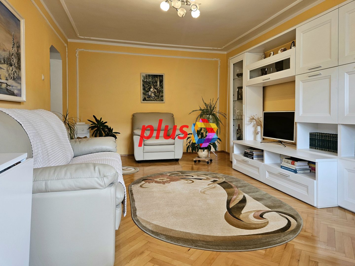 Apartament cu patru camere, zona Calea Bucuresti - Judetean 100 MP - Poză 1