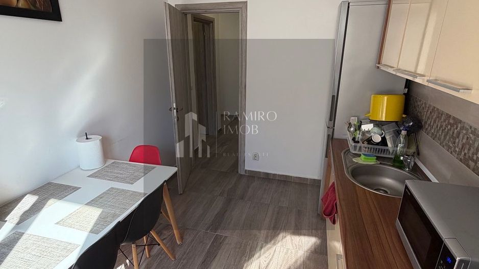 Apartament 3 camere Metalurgiei / Cartierul Solar - Poză 3