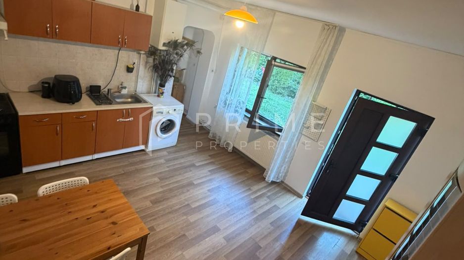 Casa de inchiriat Remetea - Curte comuna - Zona linistita - Poză 3