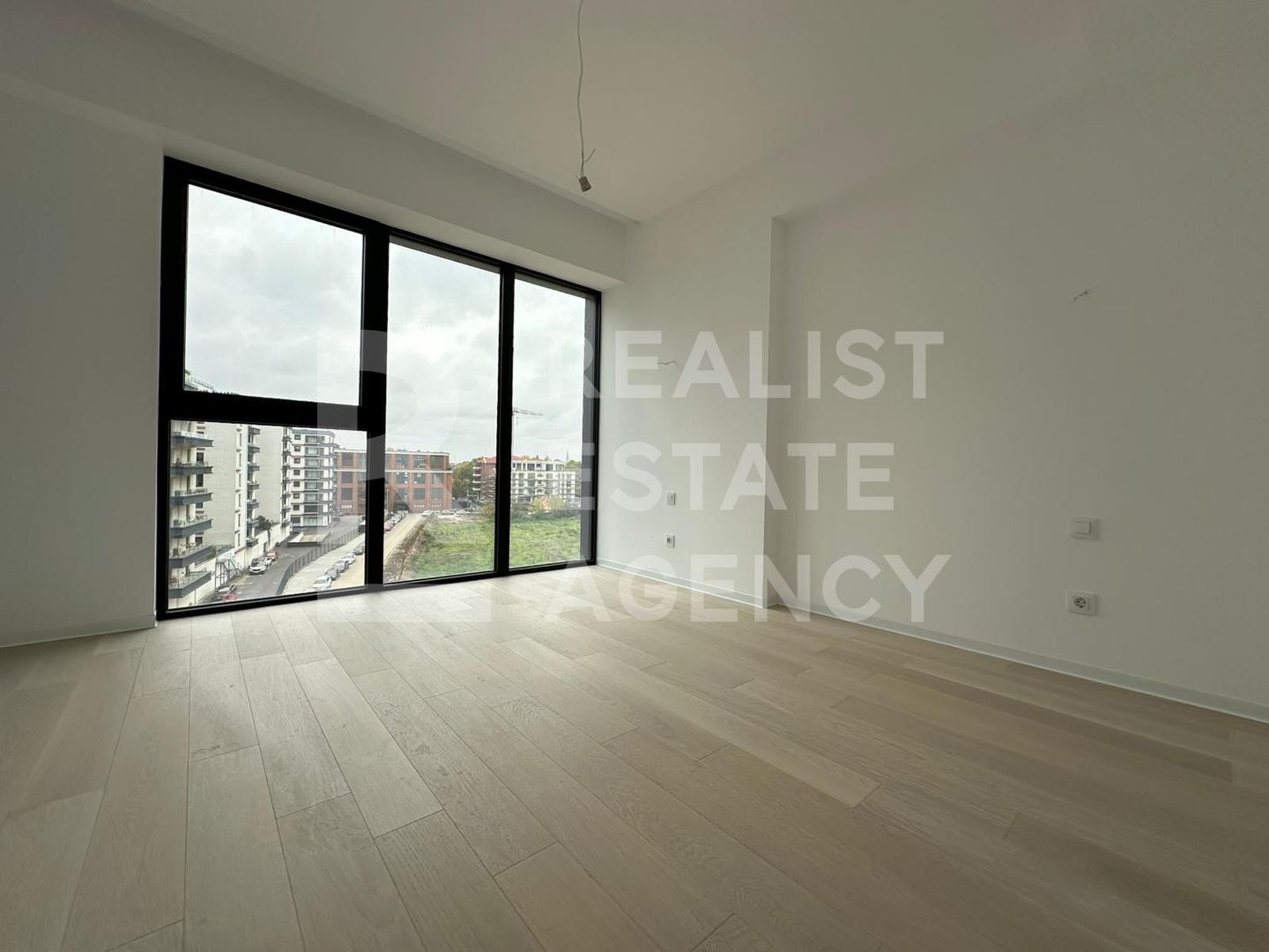 Vânzare, apartament 2 camere, cu vedere spre lac, One Lake Club - Poză 5