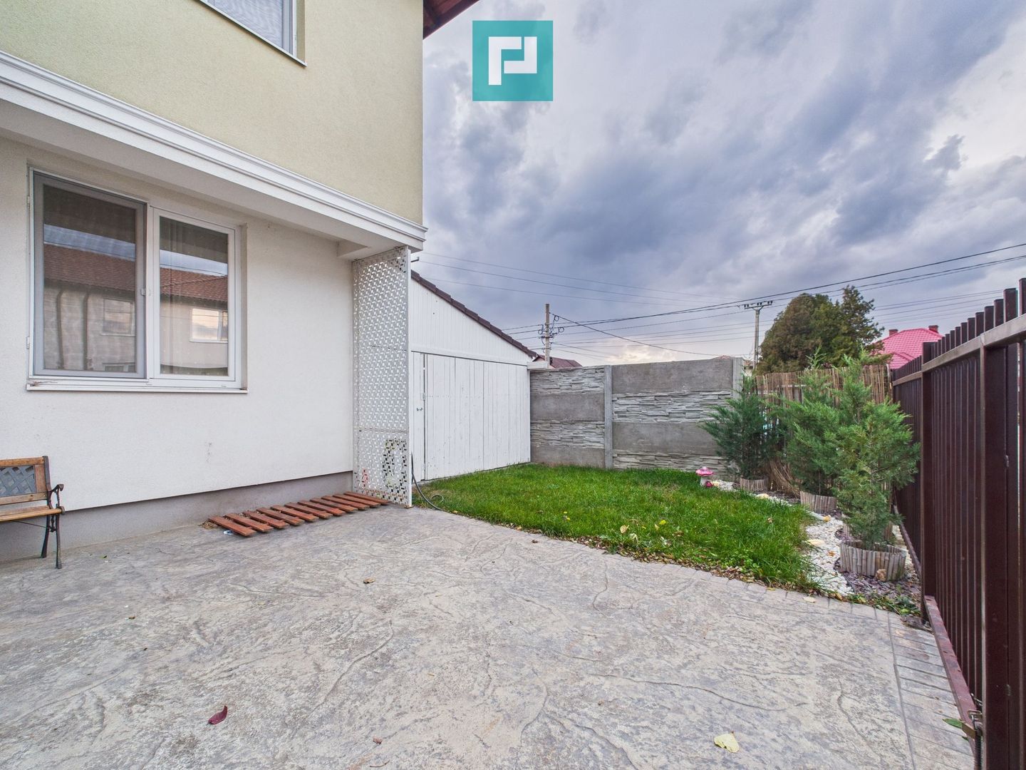 Casă cu 4 camere în Dumbrăvița, langă pădure - Poză 2