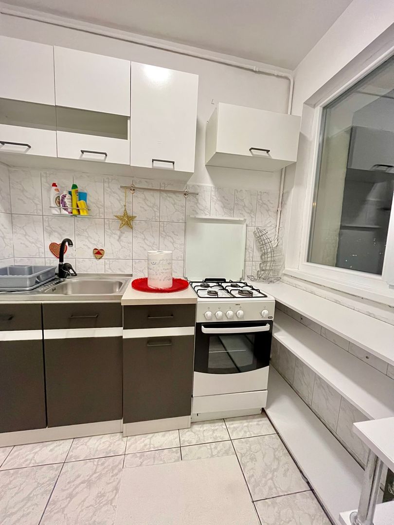 Garsoniera 3 minute Metrou Titan - Poză 4