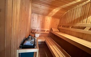 VILA CU 7 CAMERE IN COMPLEX REZIDENTIAL IN IANCU NICOLAE - Poză 24