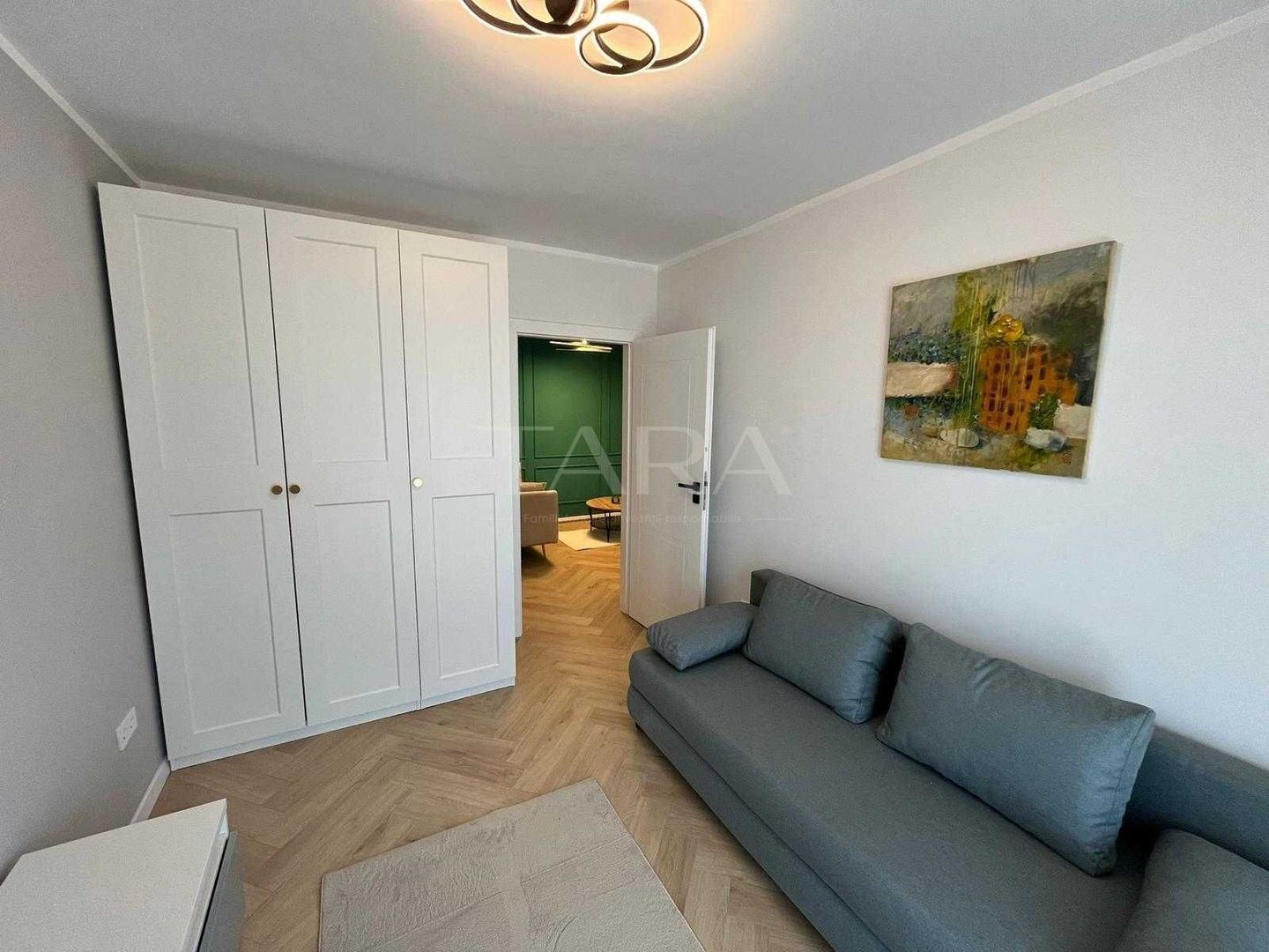 Apartament elegant cu balcon generos în zona Eroilor Florești. - Poză 4