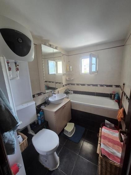 Apartament 2 camere de vânzare, Aviatiei, etaj 3/4, loc parcare inclus - Poză 11