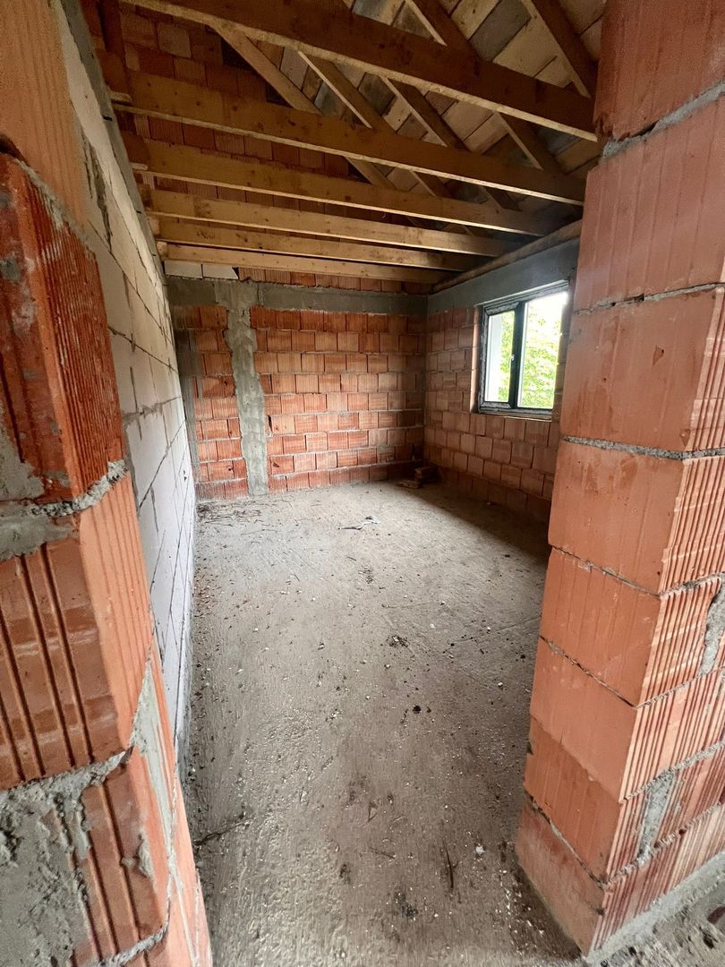 Casa individuala semifinisata in Sanicoara - Poză 22