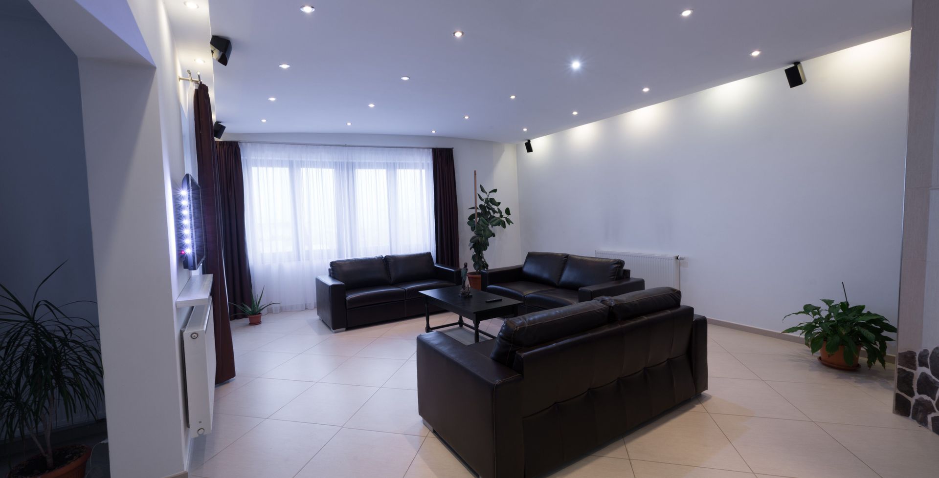 CASA DE LUX ÎN ZONA LIVEZENI - Poză 8